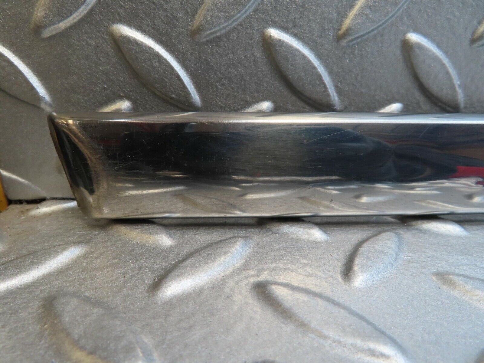 14106 Mercedes-Benz C107 280SLC Right Skirt Chrome Trim Strip