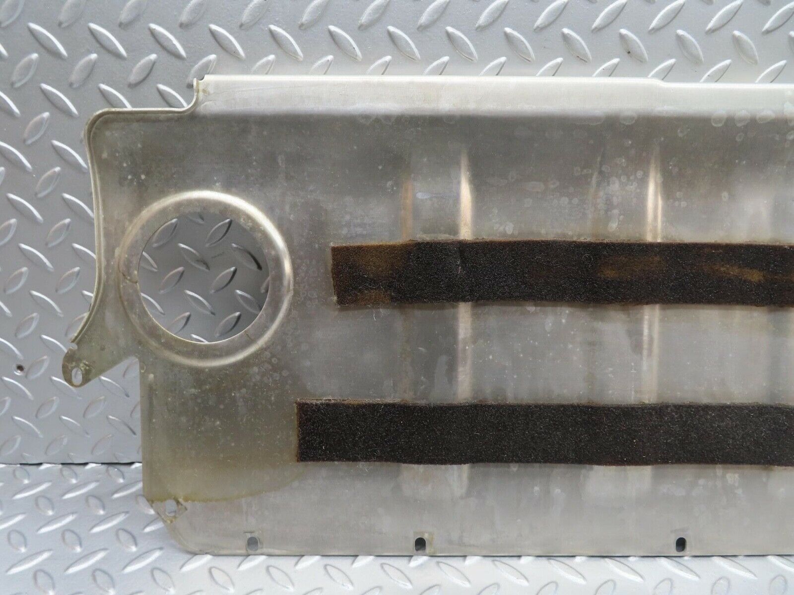 12068 Mercedes-Benz R129 300SL Coupe Fuel Tank Rear Cover