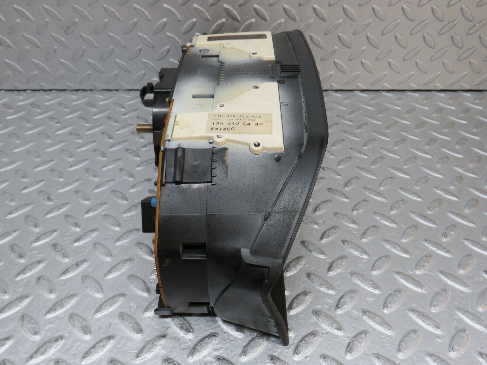 37980 Mercedes-Benz A124 320E Cabriolet Instrument Cluster VDO 1244406447 1245421965