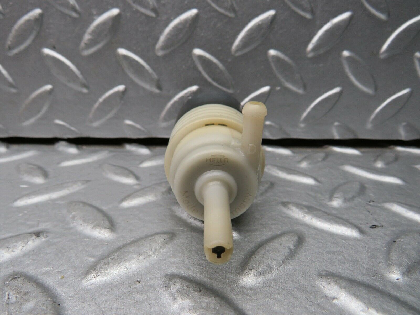 21901 Mercedes-Benz W124 Windscreen Washer Pump