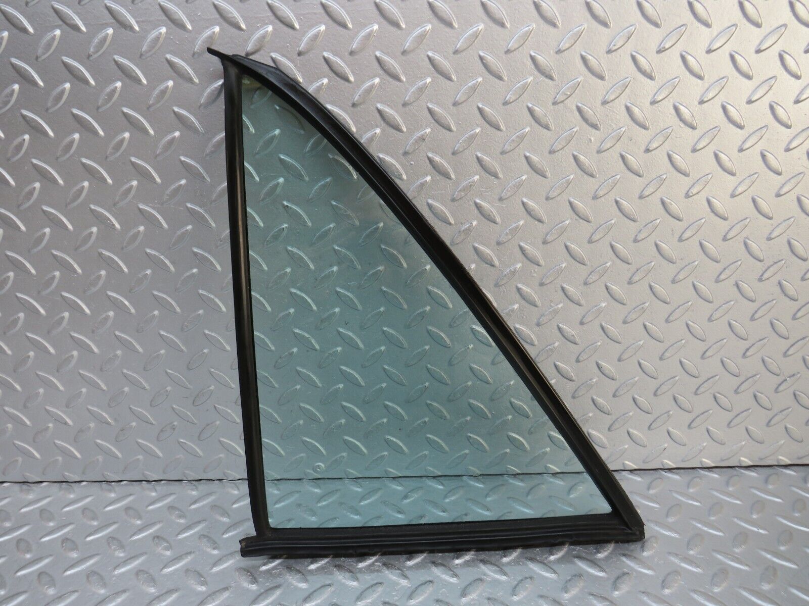 37517 Mercedes-Benz W109 300SEL Rear Left Quarter Window Glass 1087350324