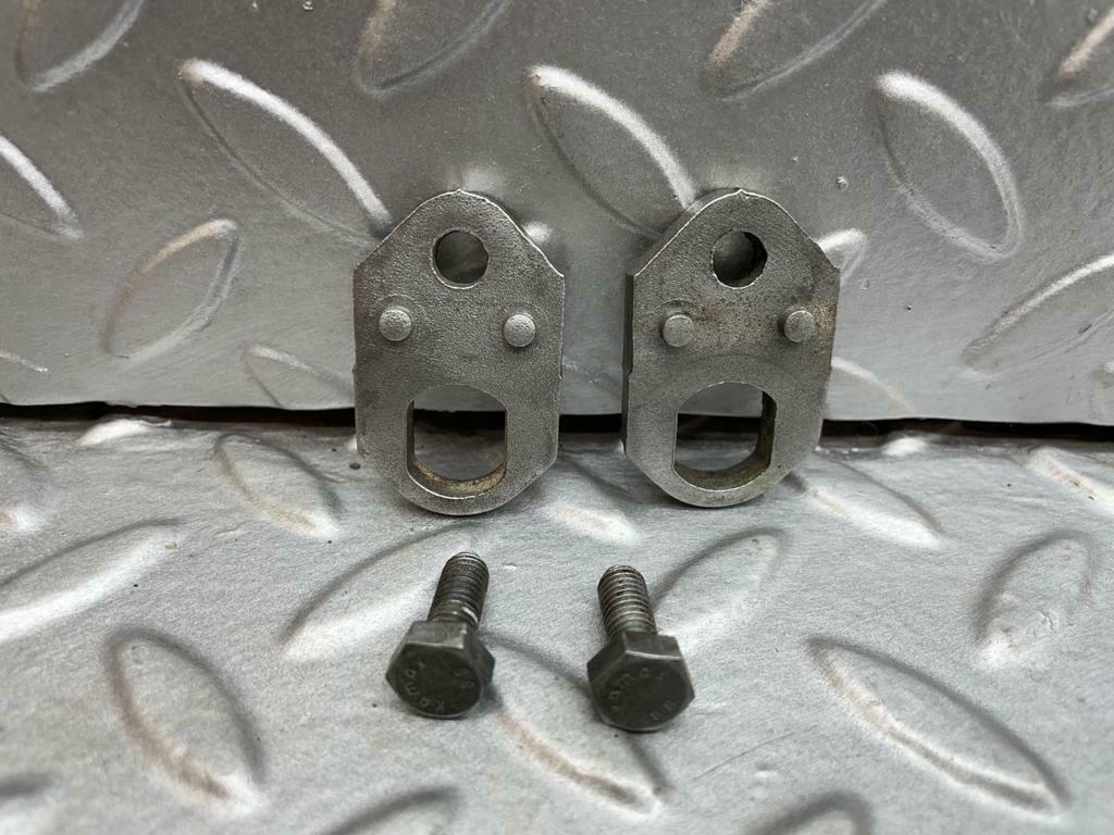 17821 Mercedes-Benz W116 350SE Fuel Injector Bracket