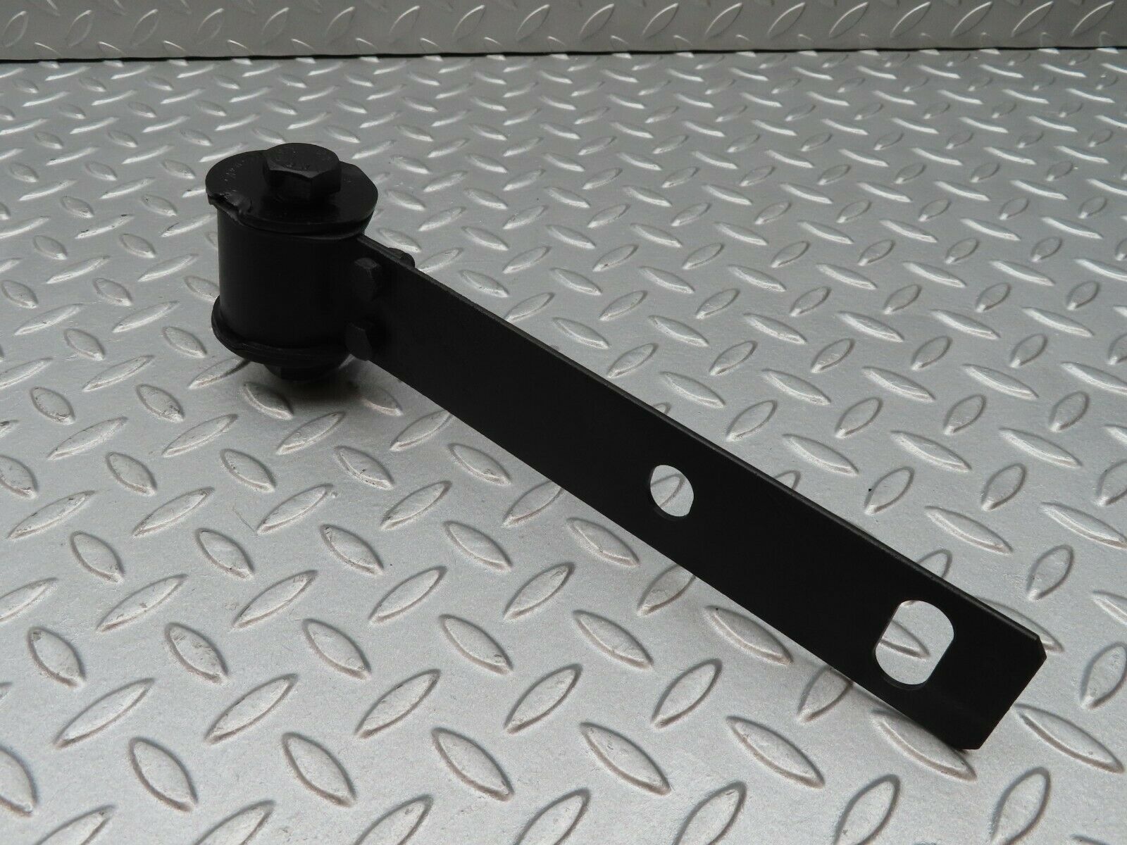 3605 Mercedes-Benz W108 280SE Stabilizer Bar Mounting Front Axle