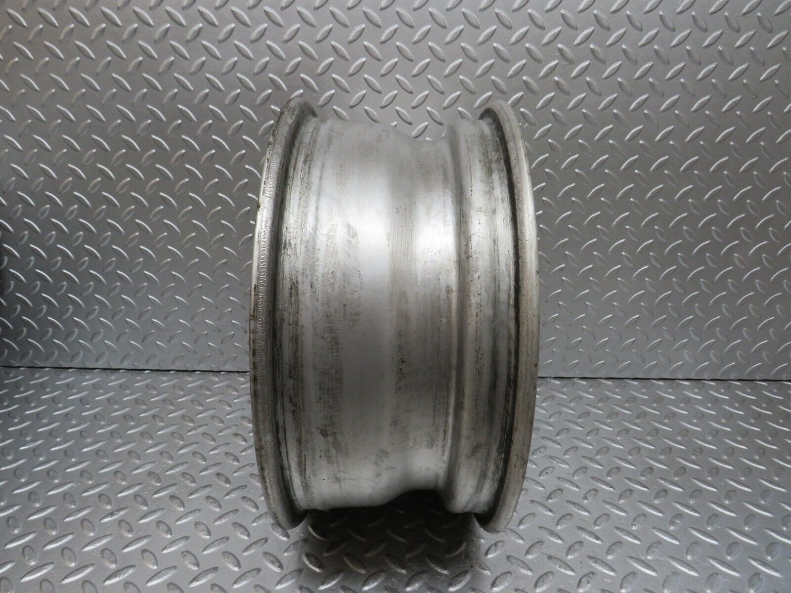 29611 Mercedes-Benz W124 230E Alloy Wheel 6.5Jx15H2 ET49 1244001802