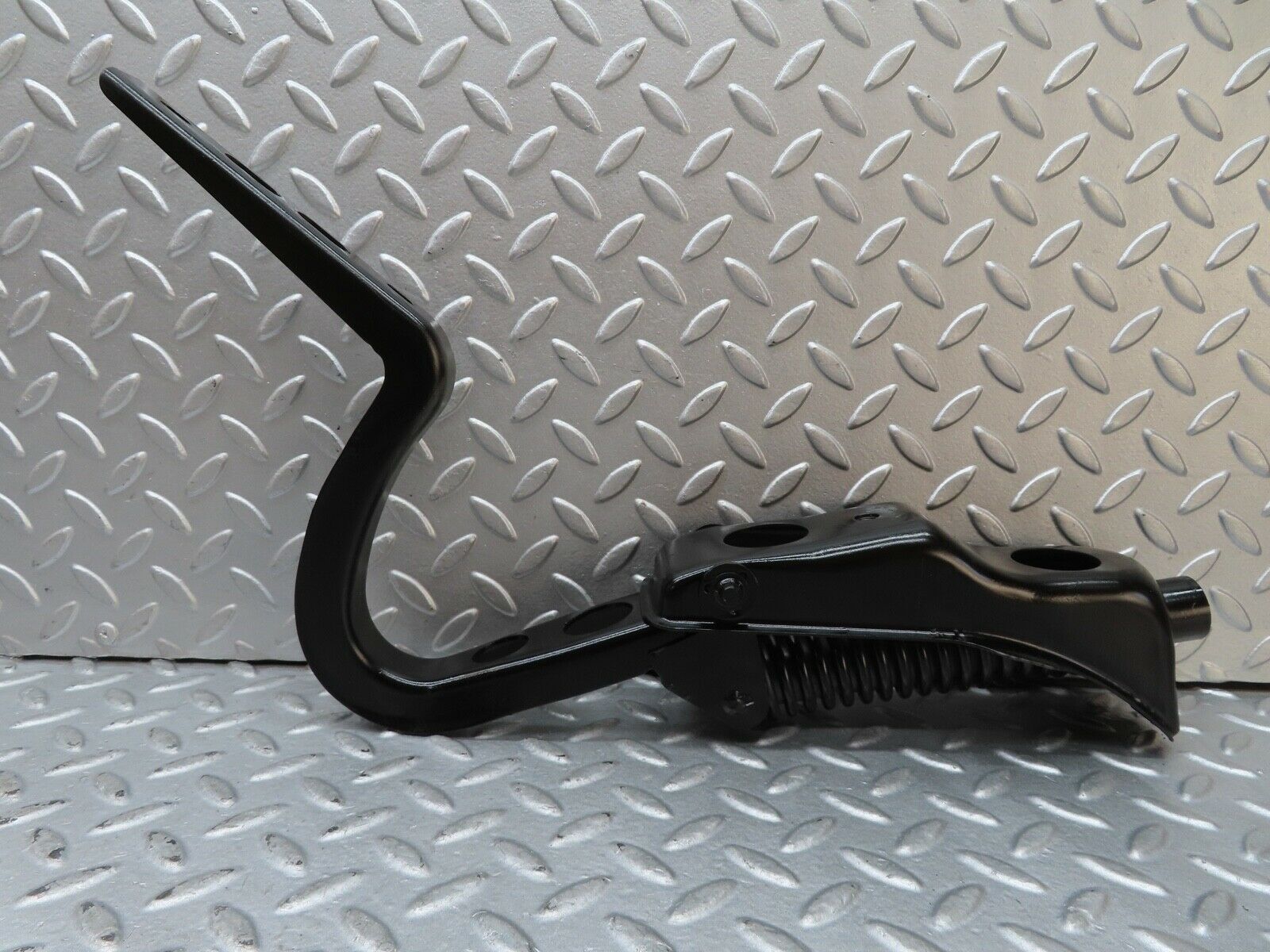 17604 Mercedes-Benz W116 450SEL Trunk Lid Hinge Right Side