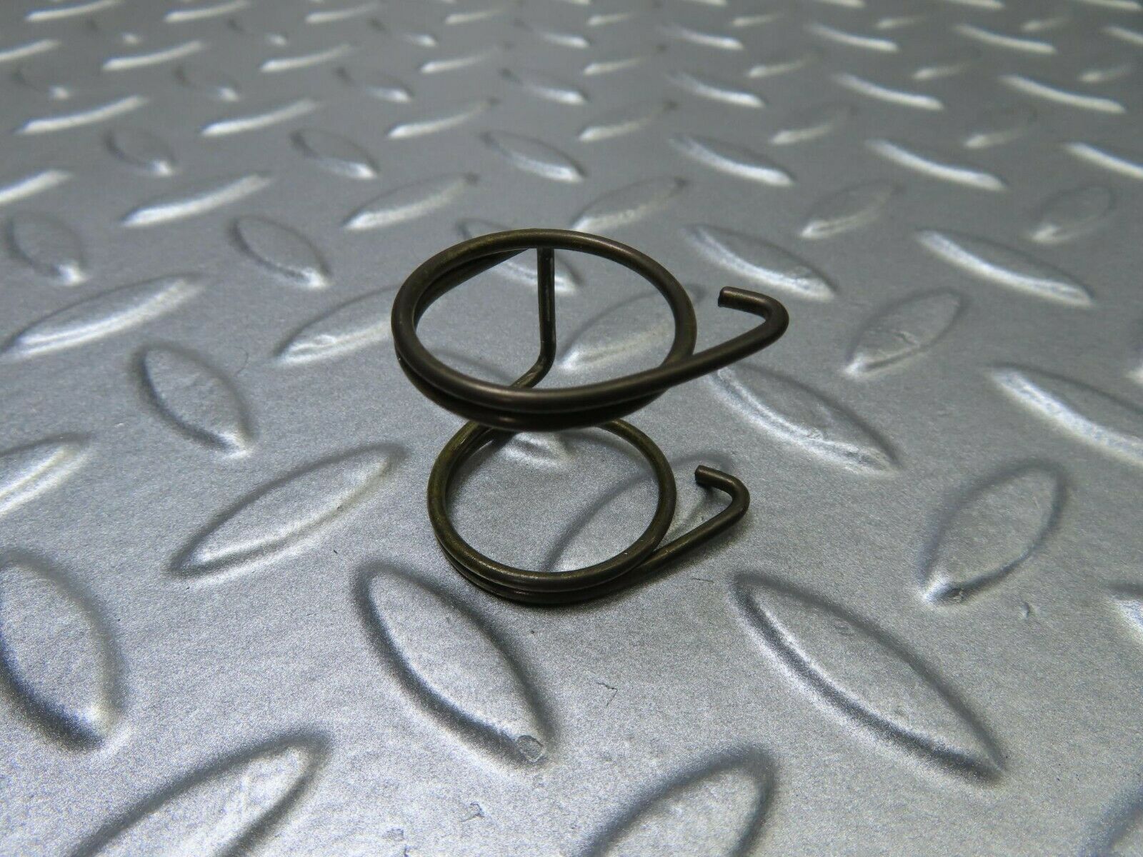 9129 Mercedes-Benz W108 Valve Rocker Arm With Retaining Spring