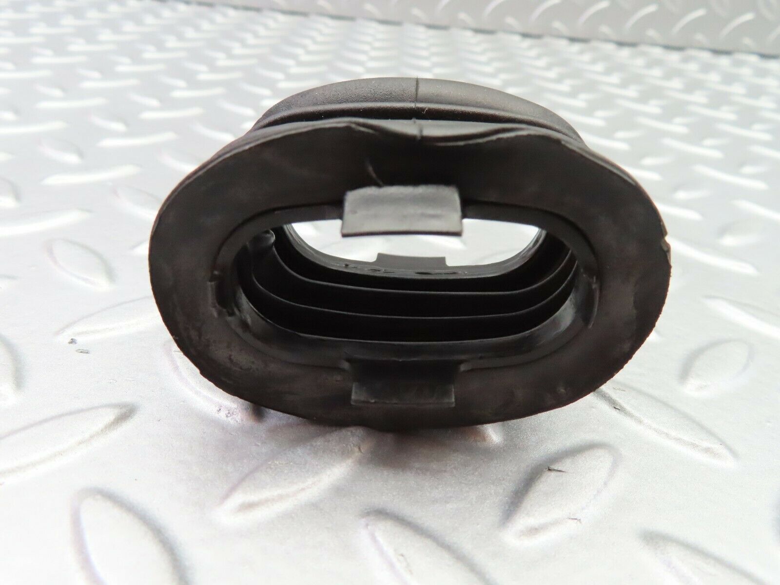 6542 Mercedes-Benz S124 E220 Wagon Front Door Wire Protector Rubber 1248210197