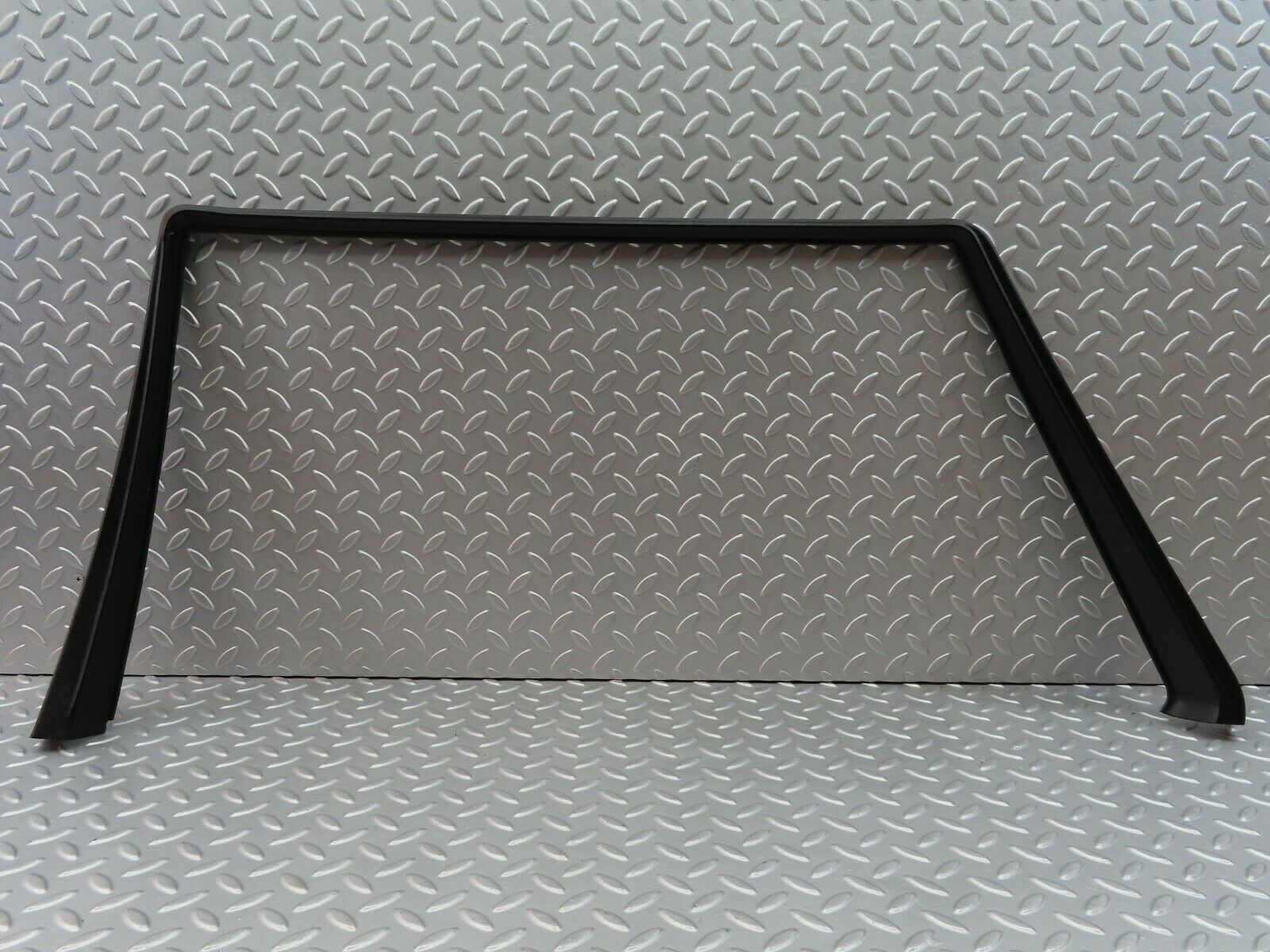 6611 Mercedes-Benz S124 E220 Wagon Rear Right Inner Window Frame Cover