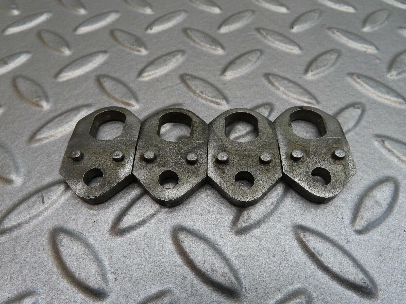 14403 Mercedes-Benz W116 350SE Fuel Injector Bracket Holder 4pcs