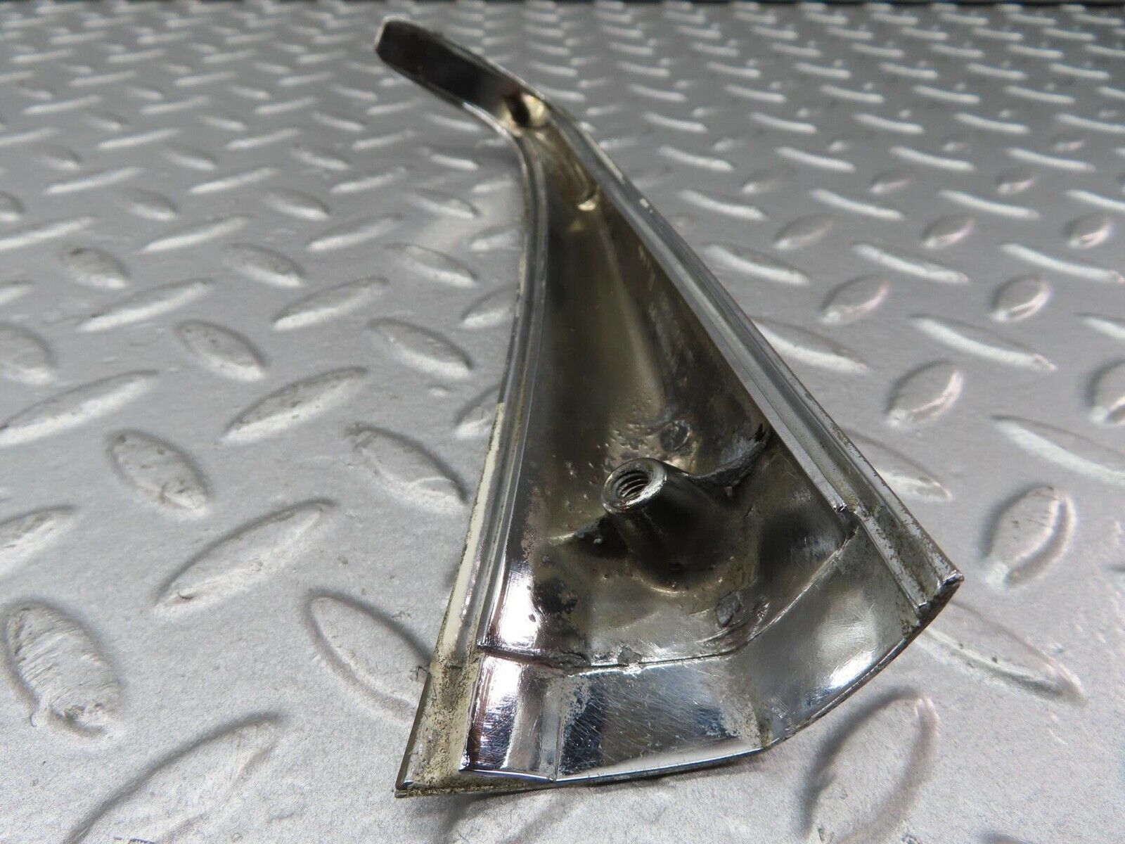 13084 Mercedes-Benz W111 220S Rear Right Fender Wing Tail Chrome Trim 1116900479