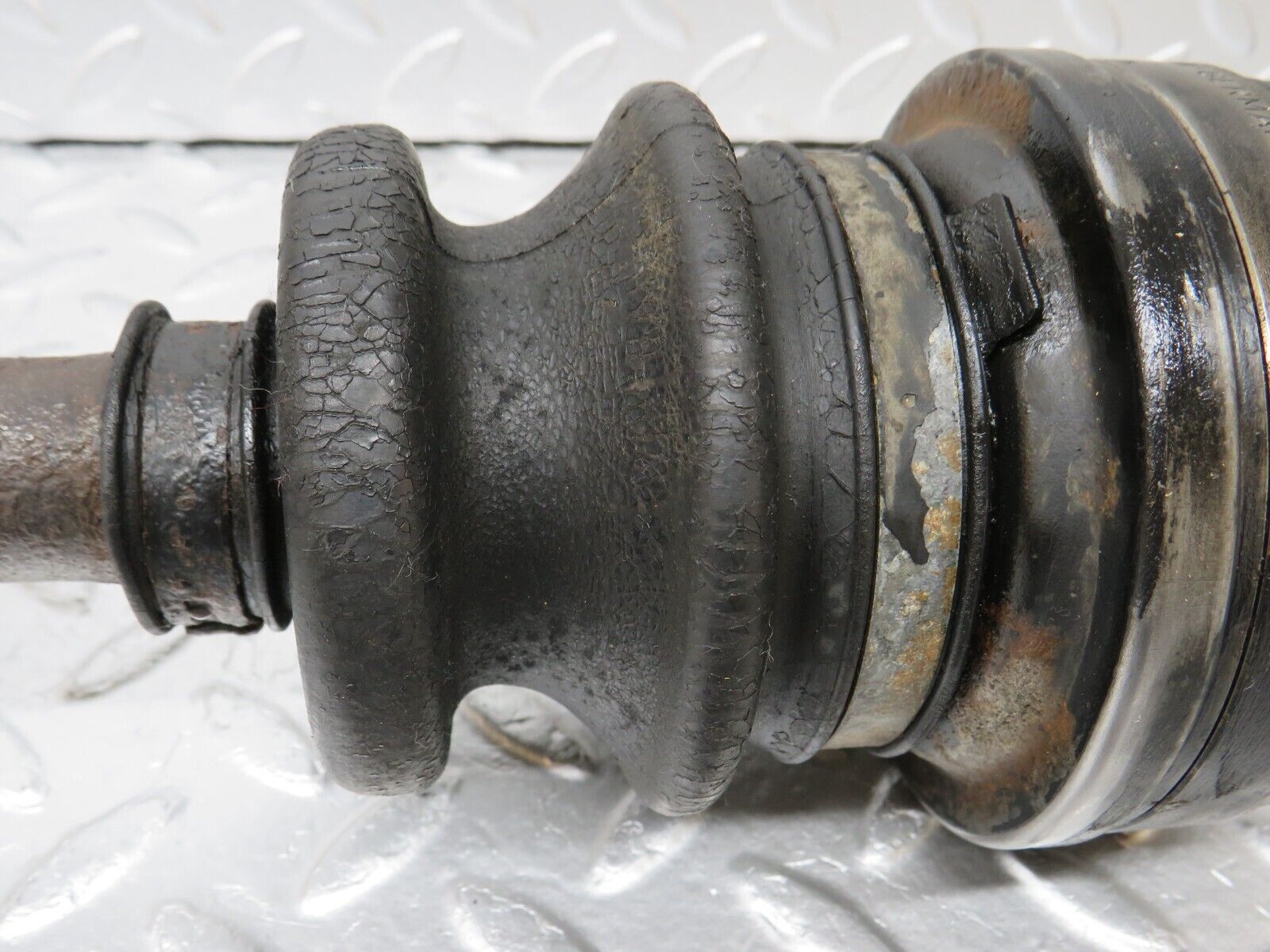 34665 Mercedes-Benz C126 380SEC Coupe Axle Shaft Drive Shaft 1263500410