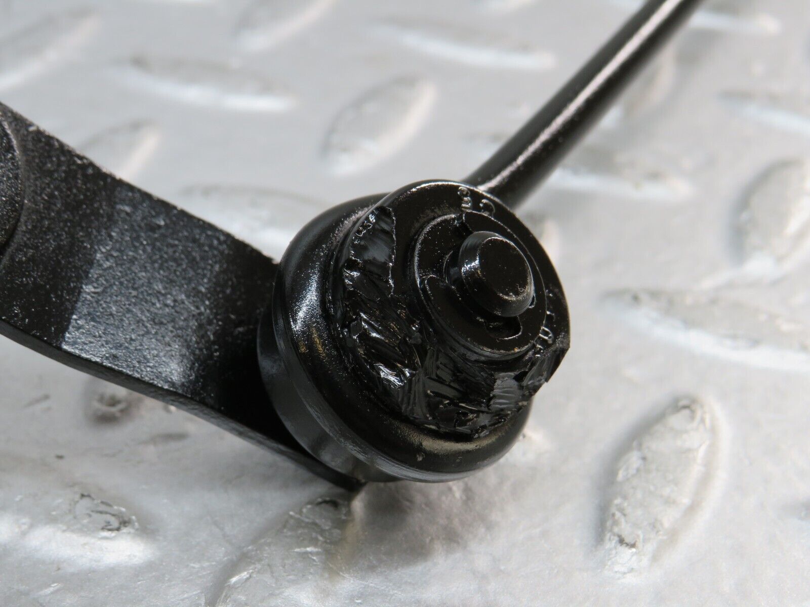 36371 Mercedes-Benz W126 420SE Throttle Linkage