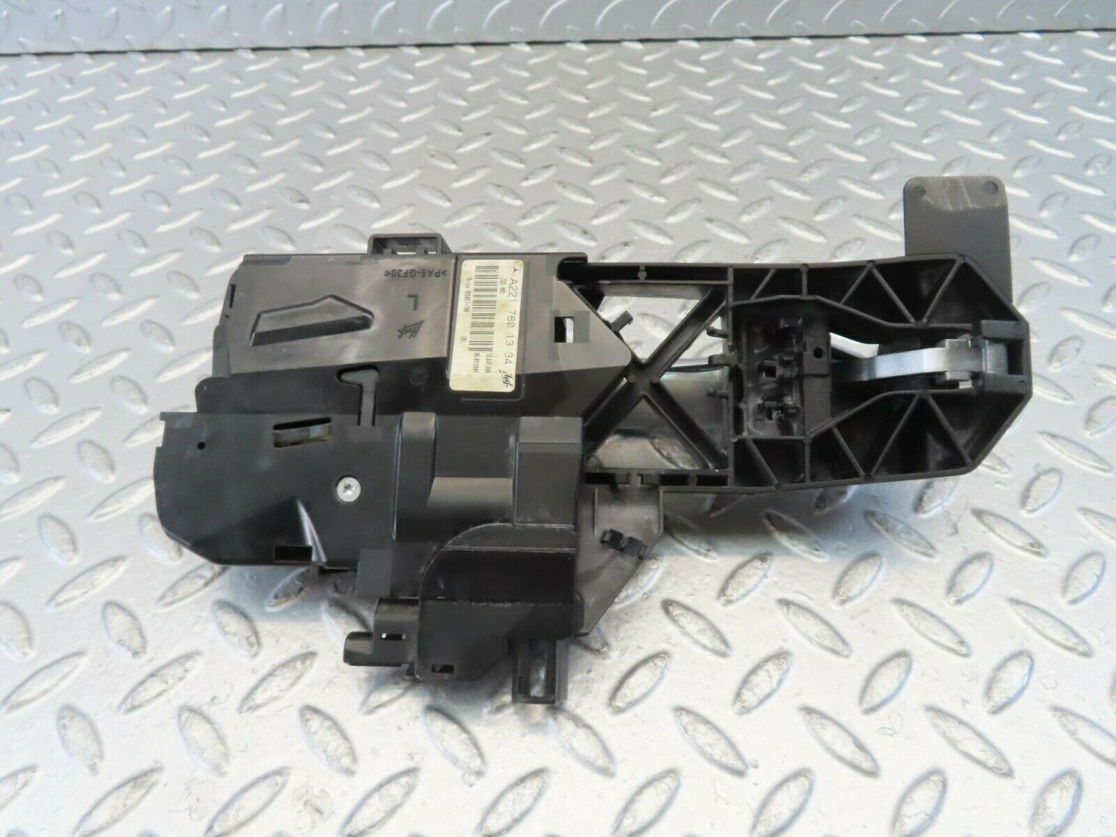 11172 Mercedes-Benz W221 S320 Front Left Door Handle 2217601334