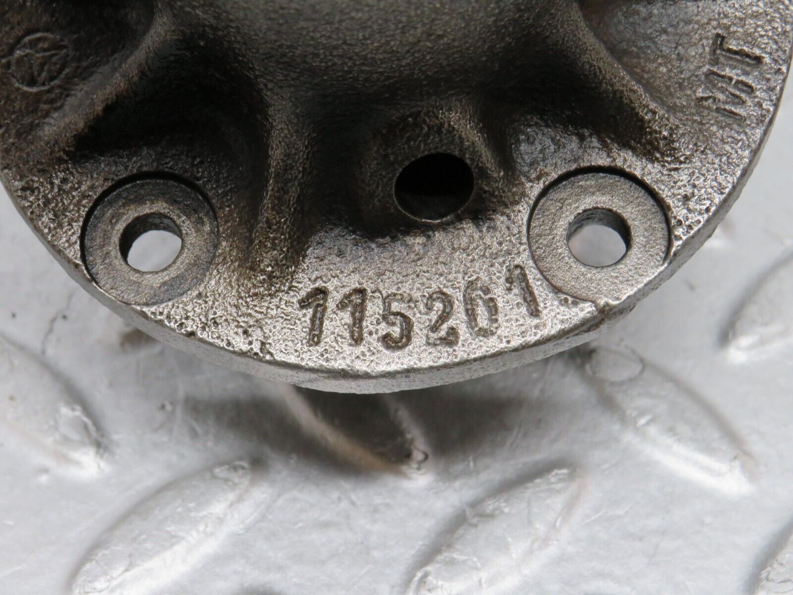 35903 Mercedes-Benz 240D OM616.912 Water Pump 115201