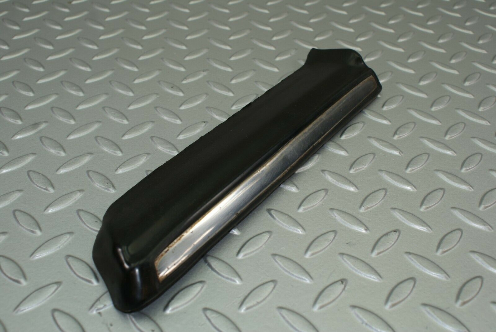 2833 Mercedes-Benz C123 280CE Coupe Front Right Fender Wing Lower Trim