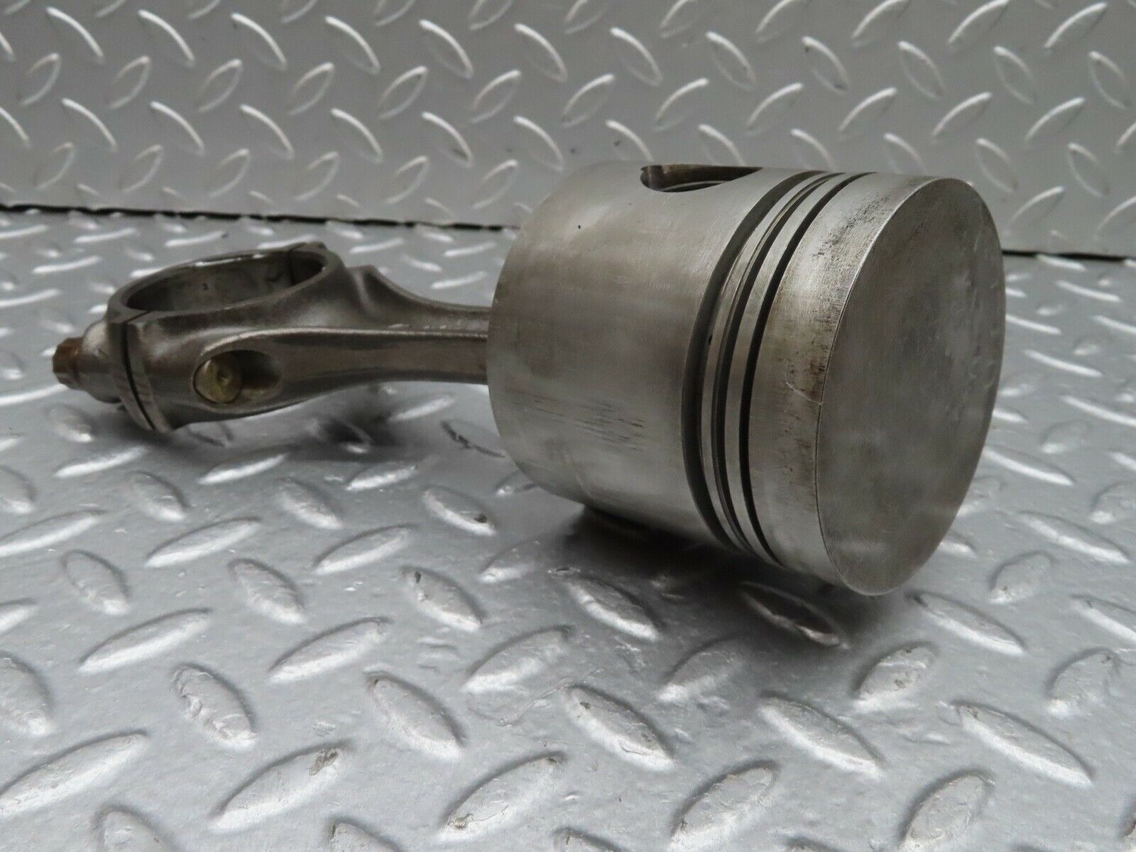 18099 Mercedes-Benz W123 200 Piston With Connecting Rod 86.00 mm