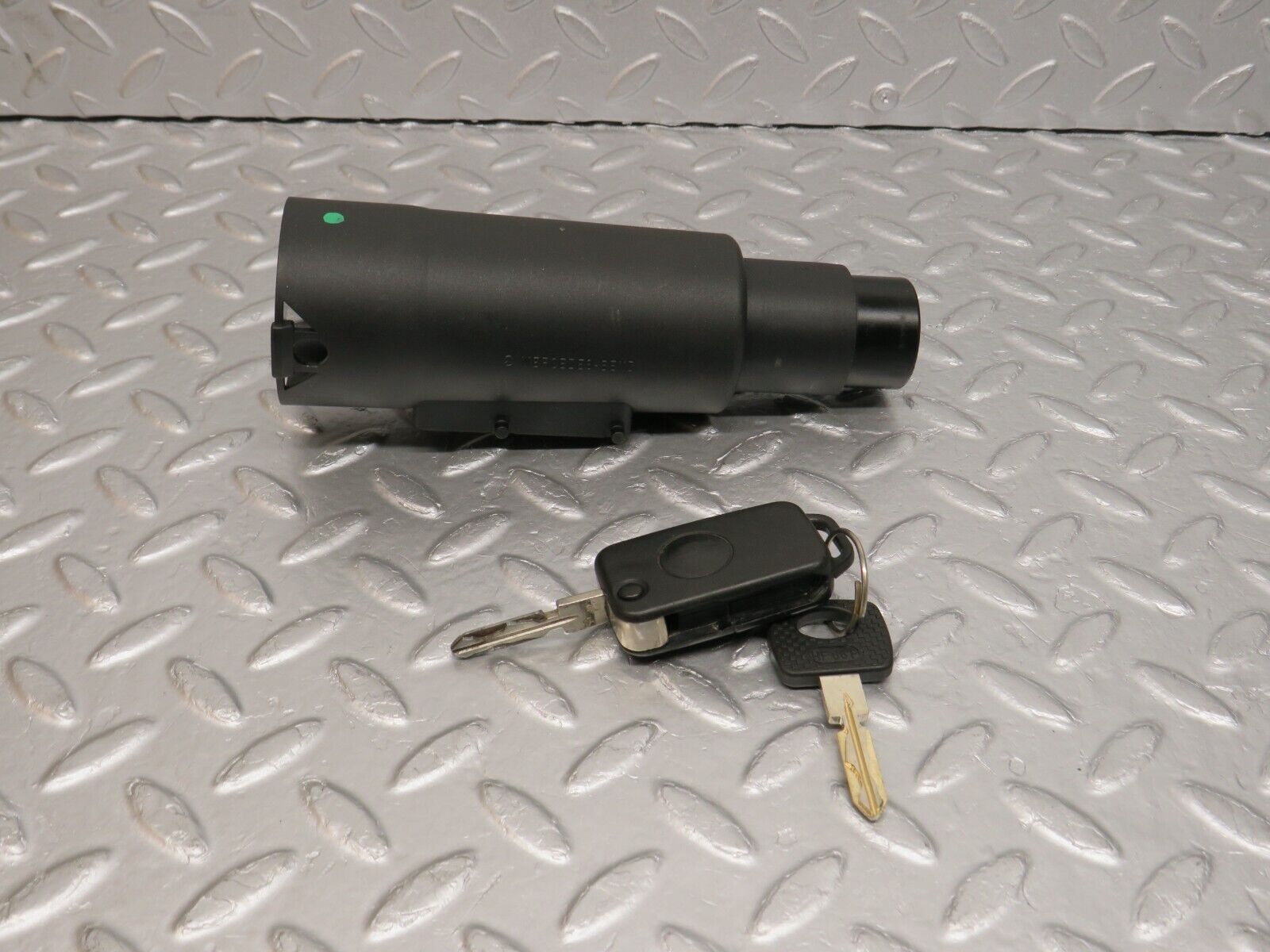 39770 Mercedes-Benz R129 320SL Coupe Ignition Switch With Key