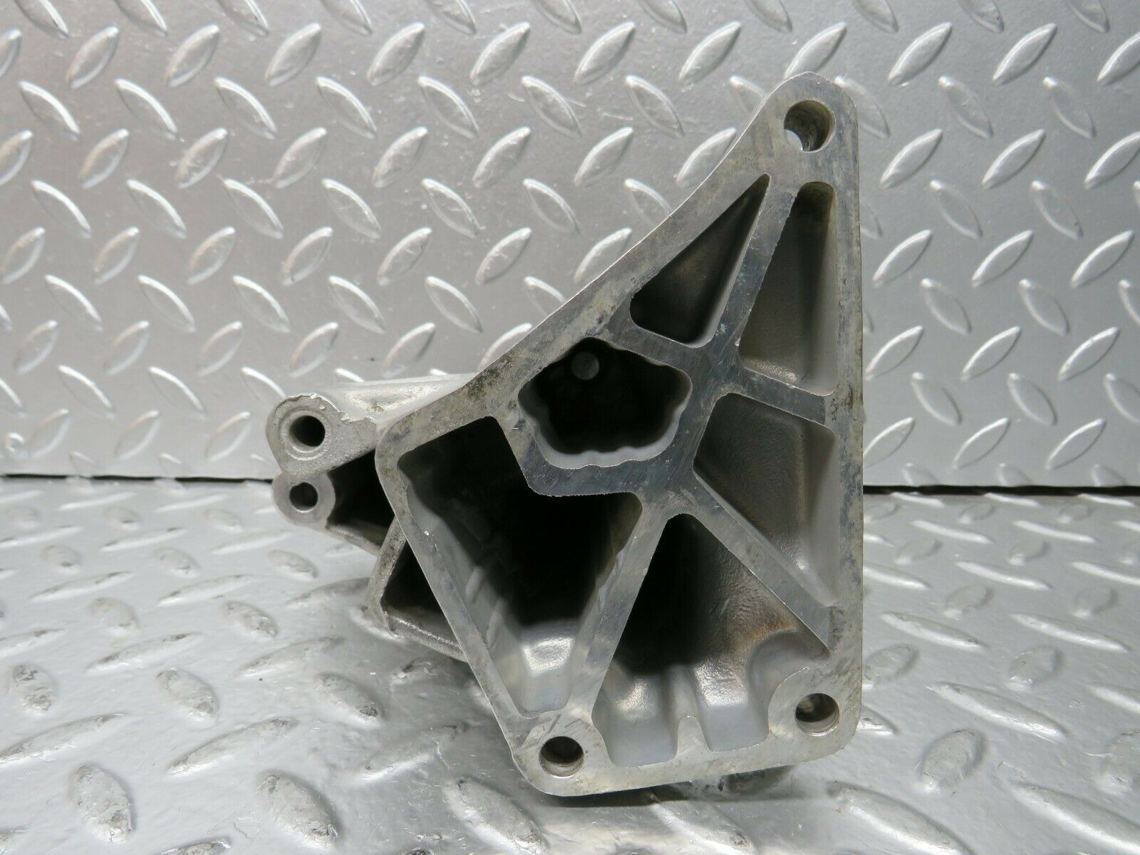 23289 Mercedes-Benz W116 350SE Alternator Generator Bracket 1161551135