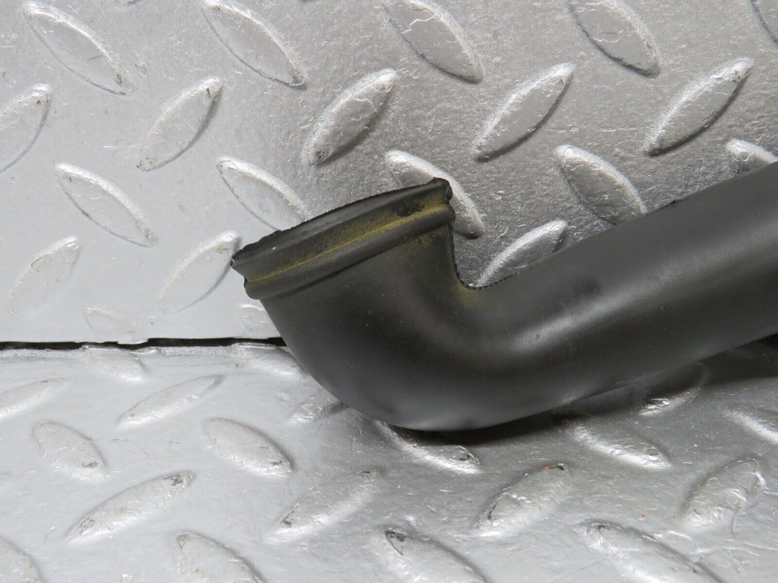 39692 Mercedes-Benz R129 320SL Coupe Heater Drain Pipe 1296280169