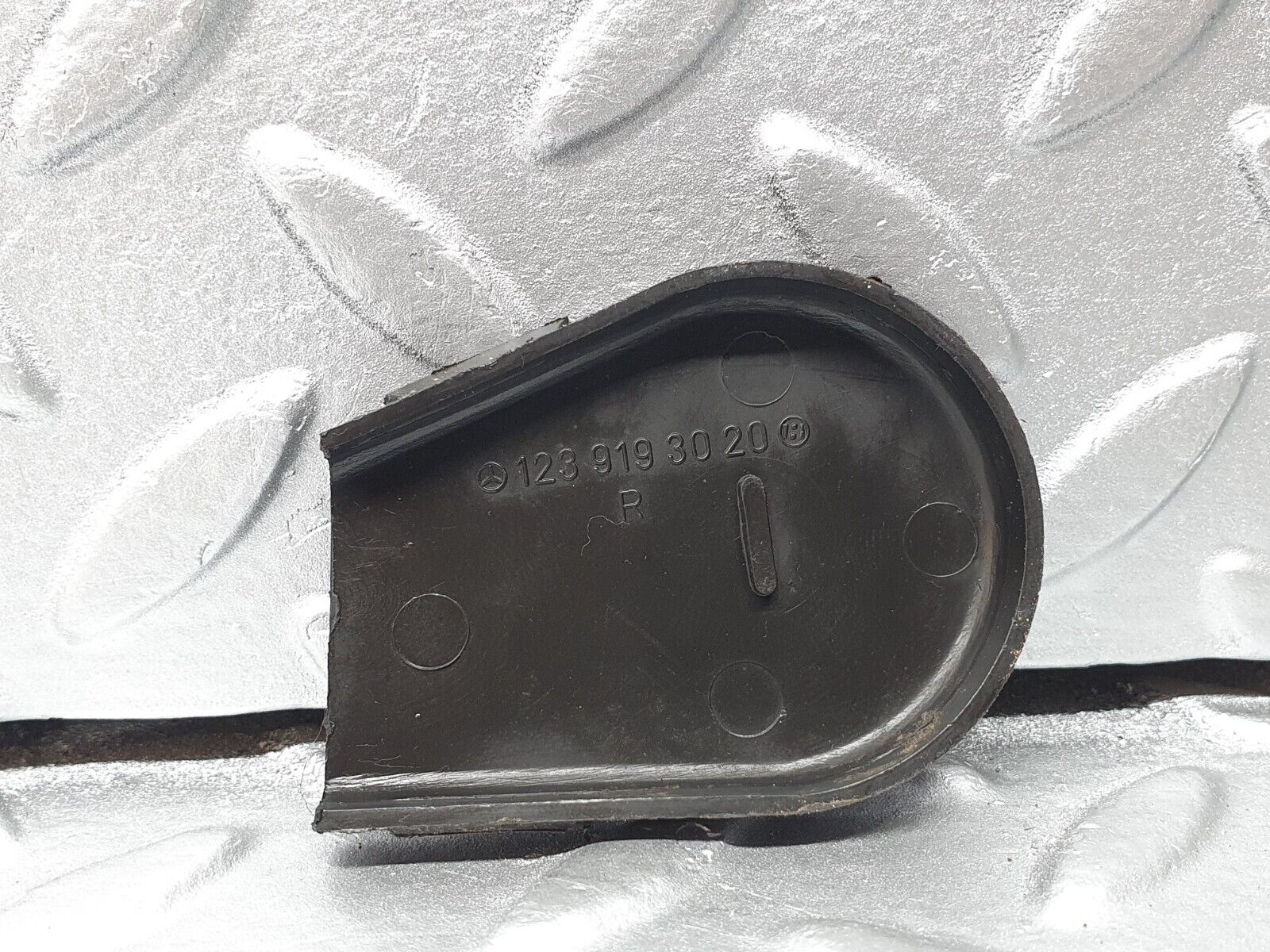 40769 Mercedes-Benz W123 300D Seat Belt Runner Plastic Cover 1239192520 1239192620