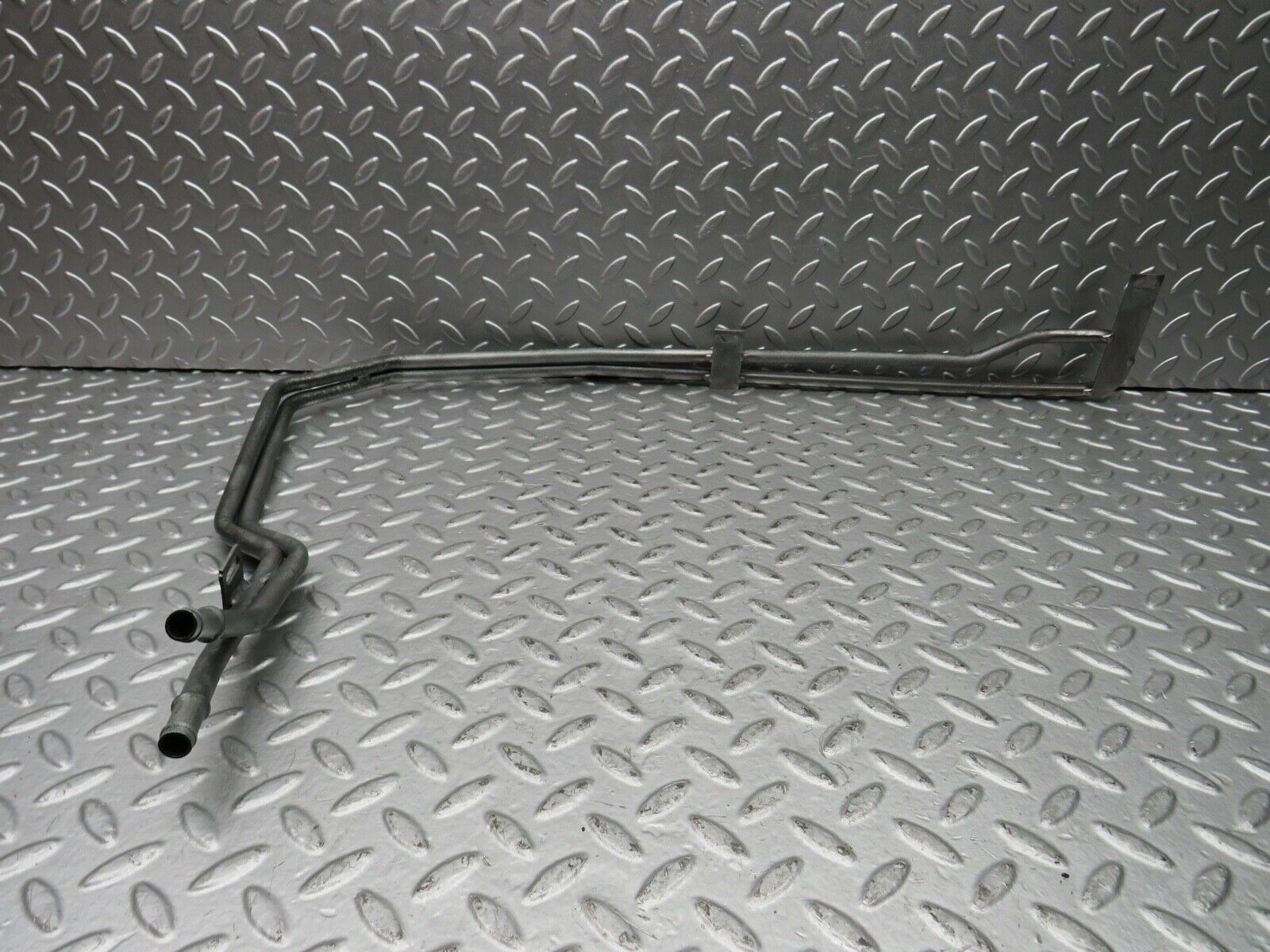 21797 Mercedes-Benz W126 300SE Oil Cooling Pipe