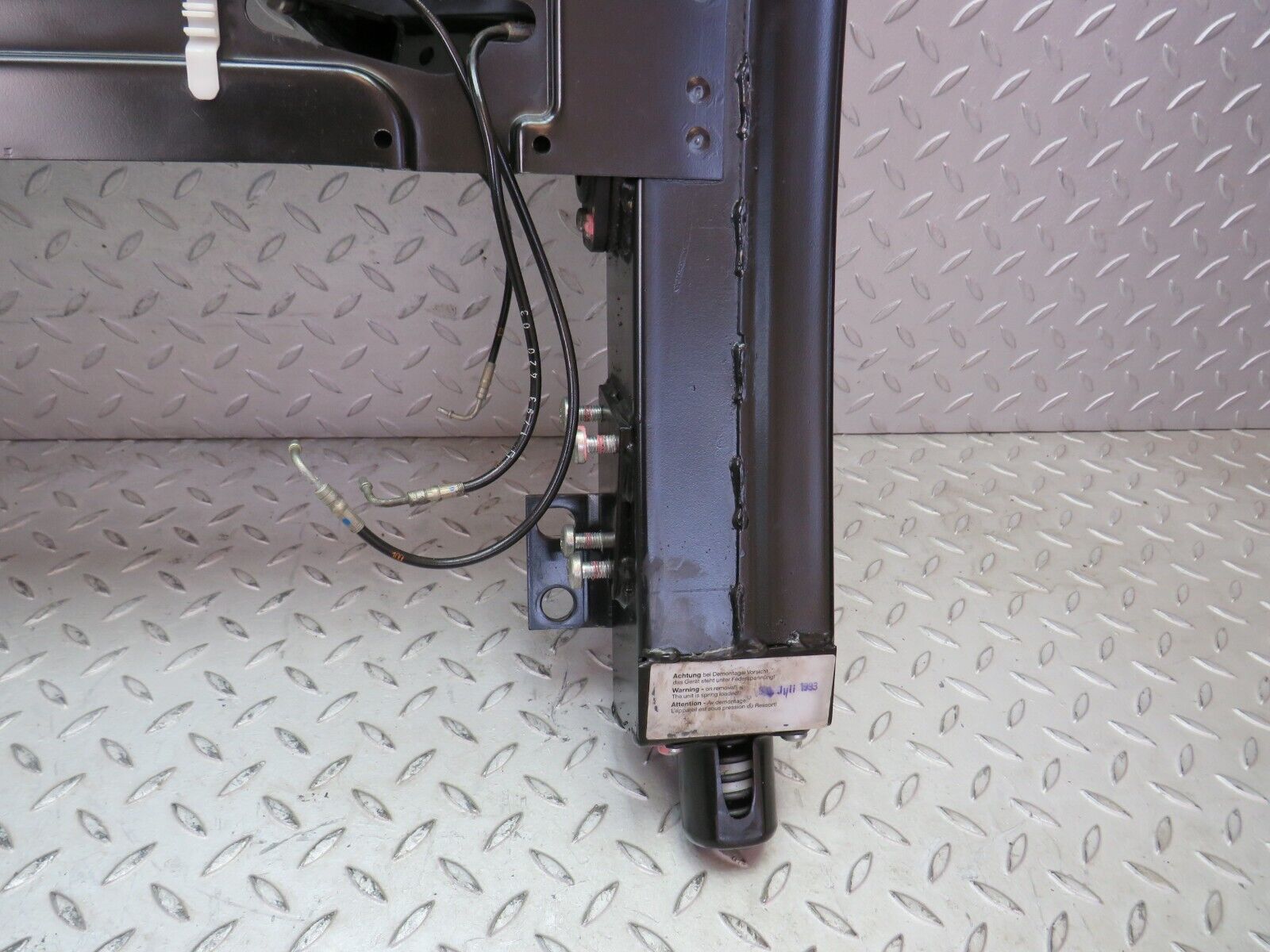 38181 Mercedes-Benz A124 320E Cabriolet Rear Headrest Complete Mechanism 1248600632 1248601032