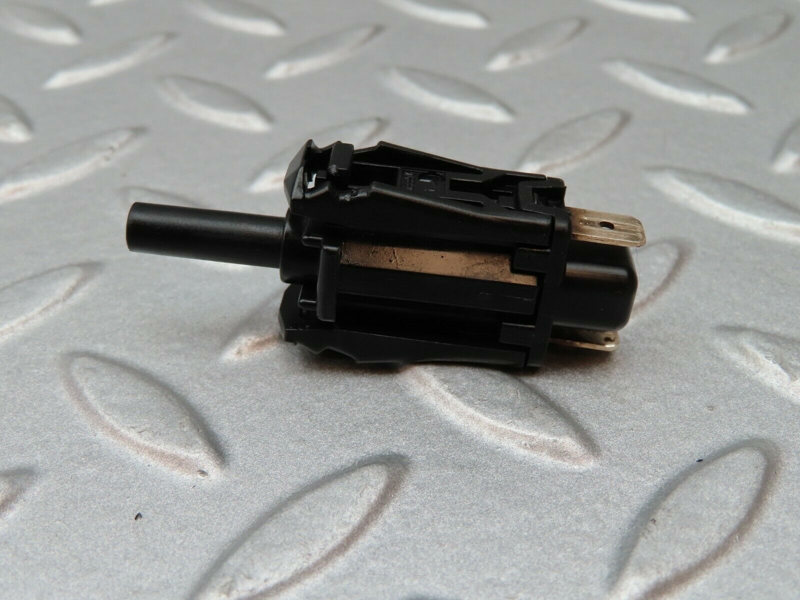 4307 Mercedes-Benz W123 230E Door Contact Switch 0015458714