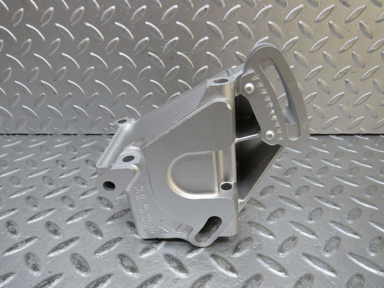 28709 Mercedes-Benz W123 230E Power Steering Pump Bracket 1234660241