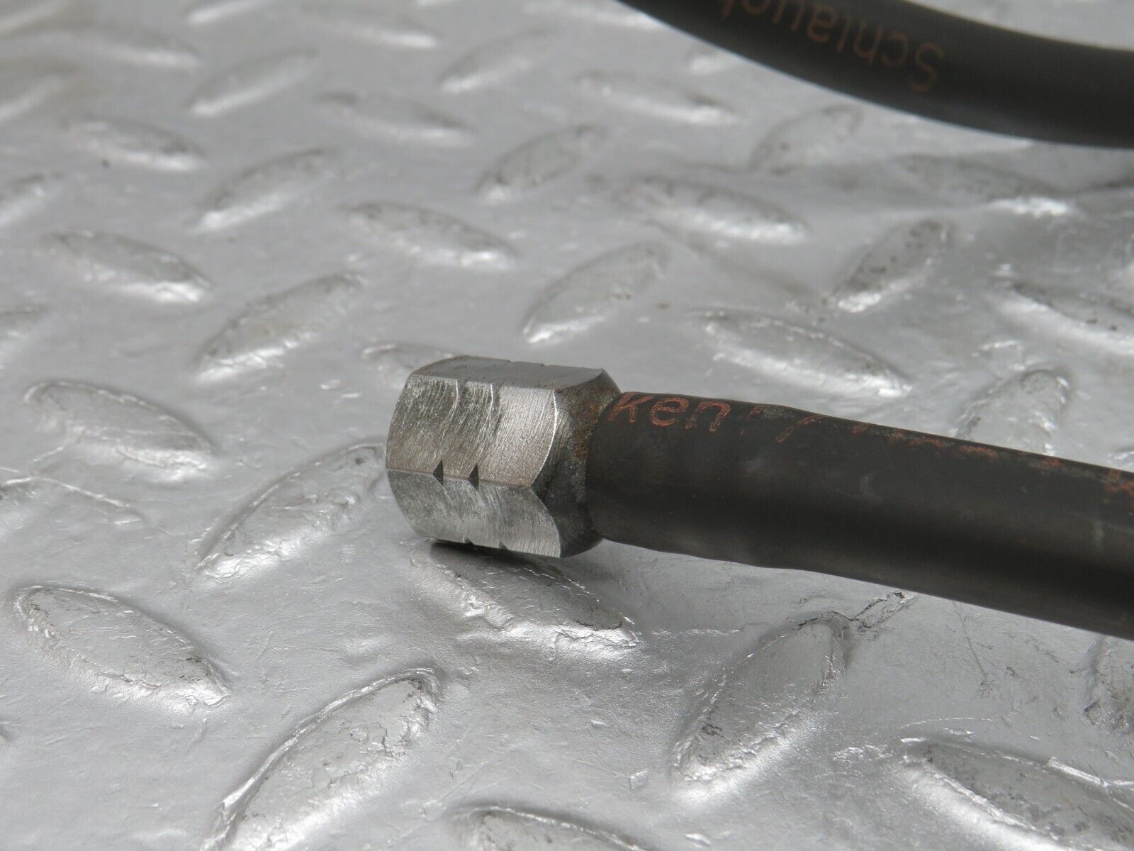 38184 Mercedes-Benz A124 320E Cabriolet Fuel Hose Pipe