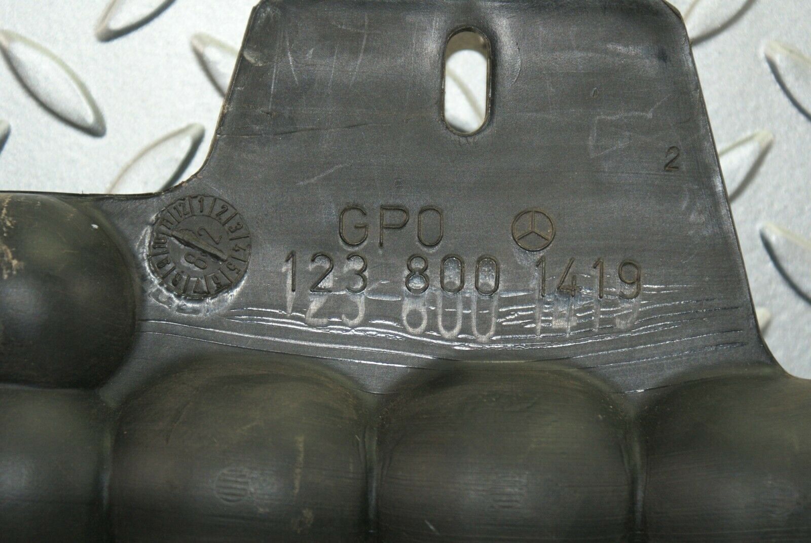 2994 Mercedes-Benz C123 280CE Coupe Vacuum Reservoir Tank 1238001419