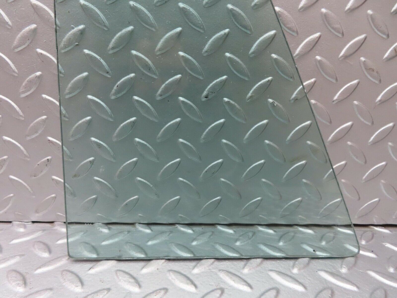 13080 Mercedes-Benz W111 220S Rear Quarter Window Glass