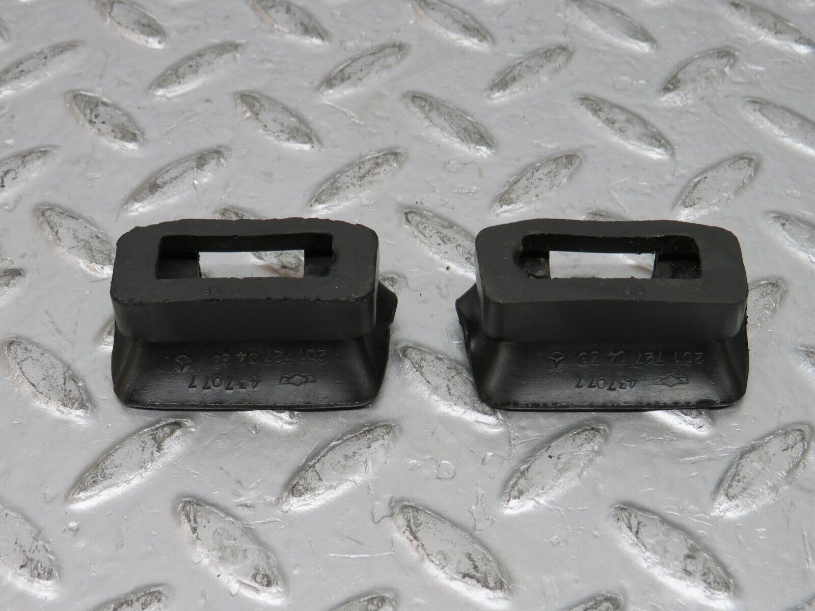 32382 Mercedes-Benz S124 300TE Wagon Door Check Strap Rubber Seal 2017270430