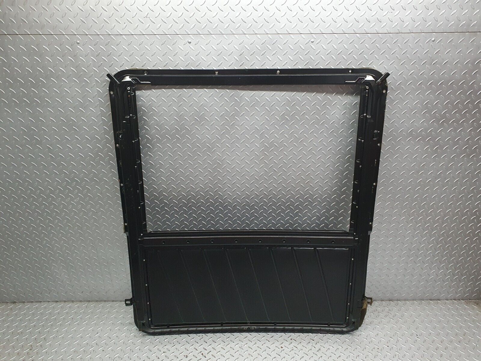 41142 Mercedes-Benz W126 300SE Power Sunroof Frame