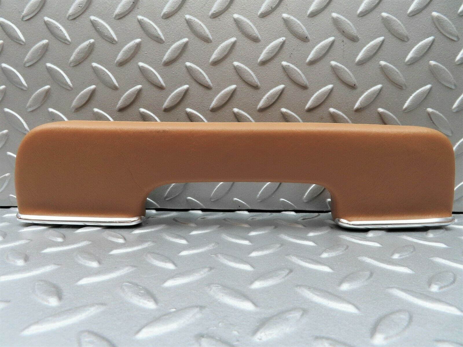 3710 Mercedes-Benz S123 200T Wagon Door Handle Rear Right Palomino 1239702001