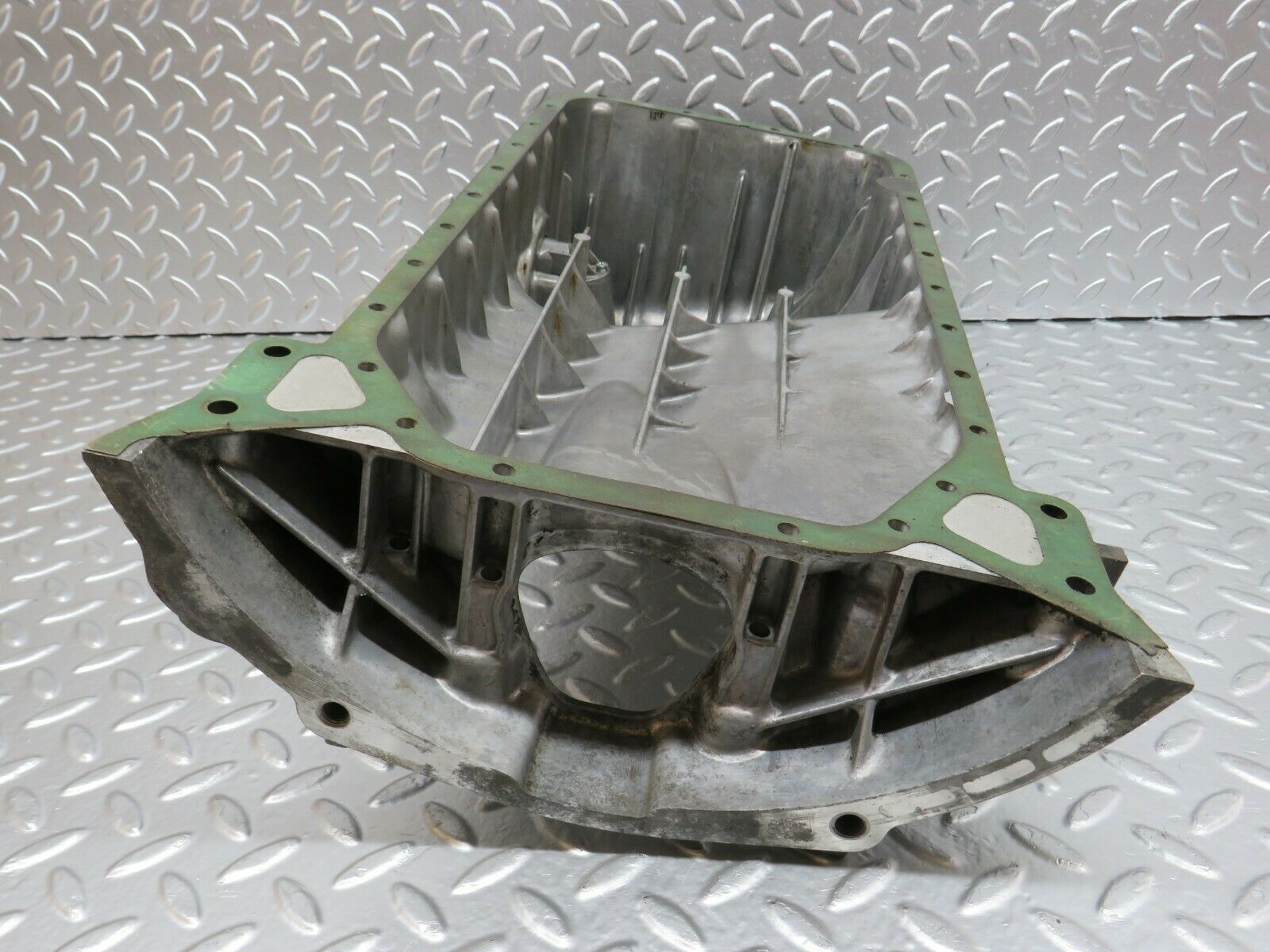 24432 Mercedes-Benz S124 220TE Wagon Oil Pan Oil Sump 1110140202