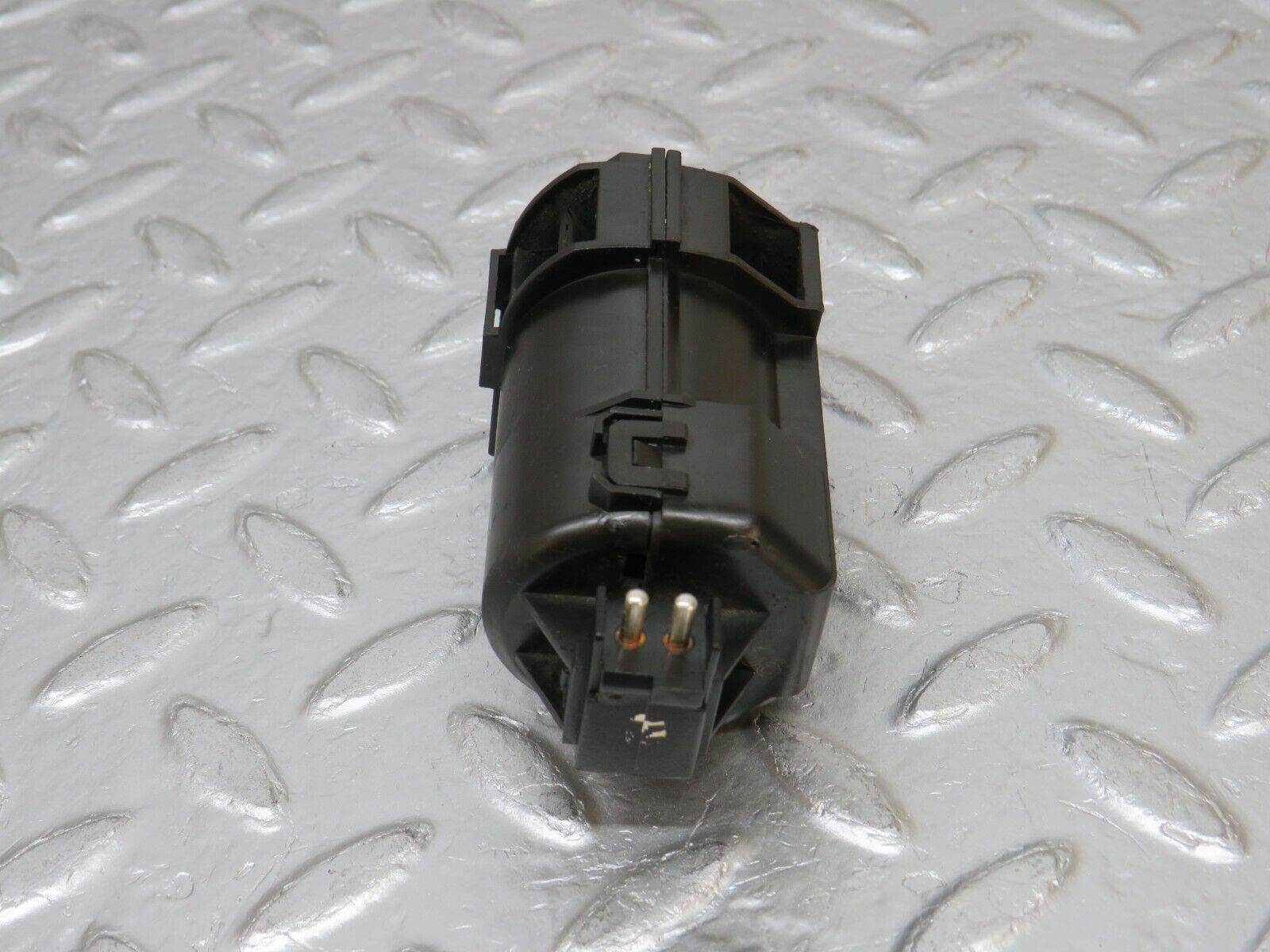 32408 Mercedes-Benz S124 300TE Wagon Temperature Sensor