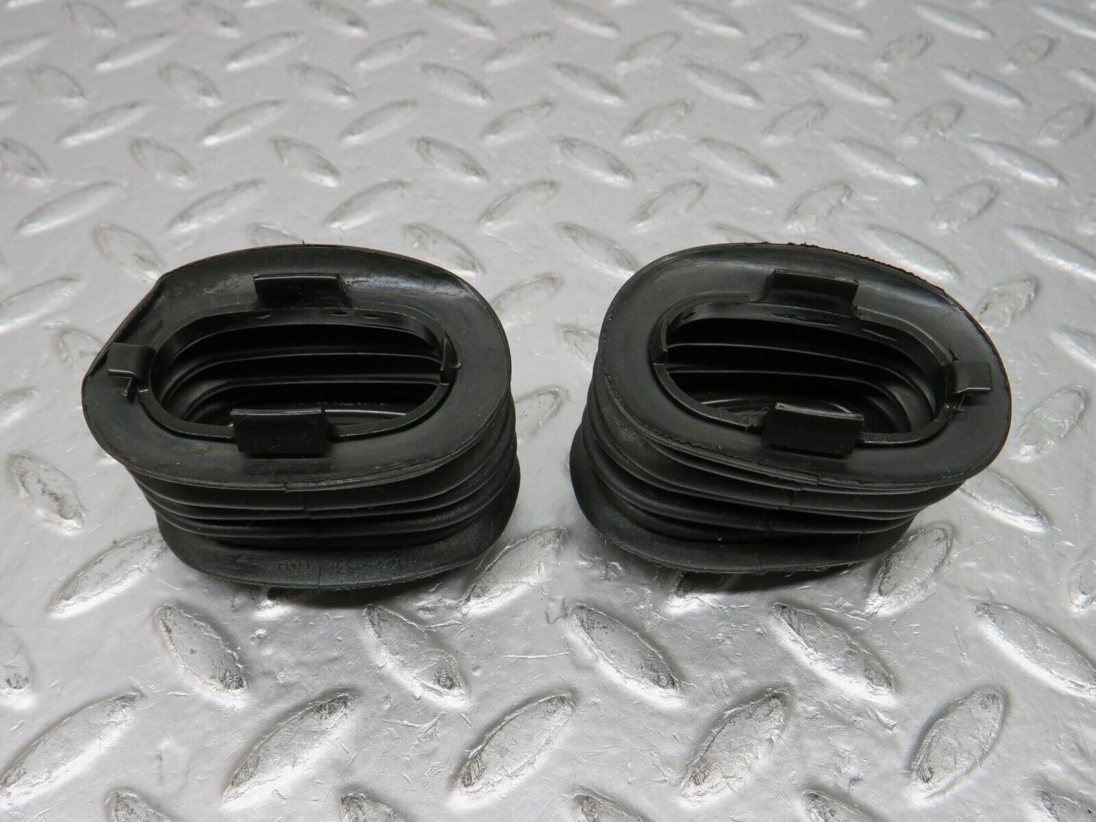 32615 Mercedes-Benz S124 300TE Front Door Wire Protector Rubber 1248210197