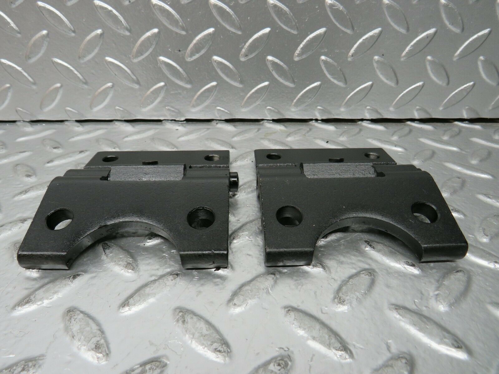 23377 Mercedes-Benz W116 350SE Left Door Hinges Pair