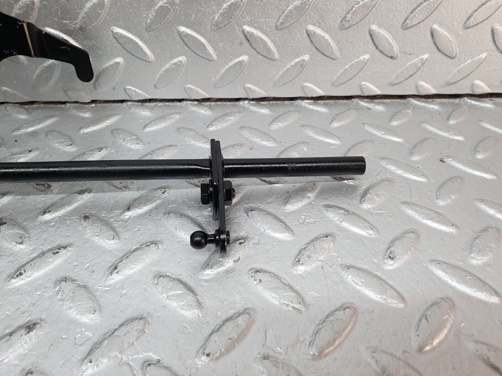 41234 Mercedes-Benz W126 300SE Throttle Linkage