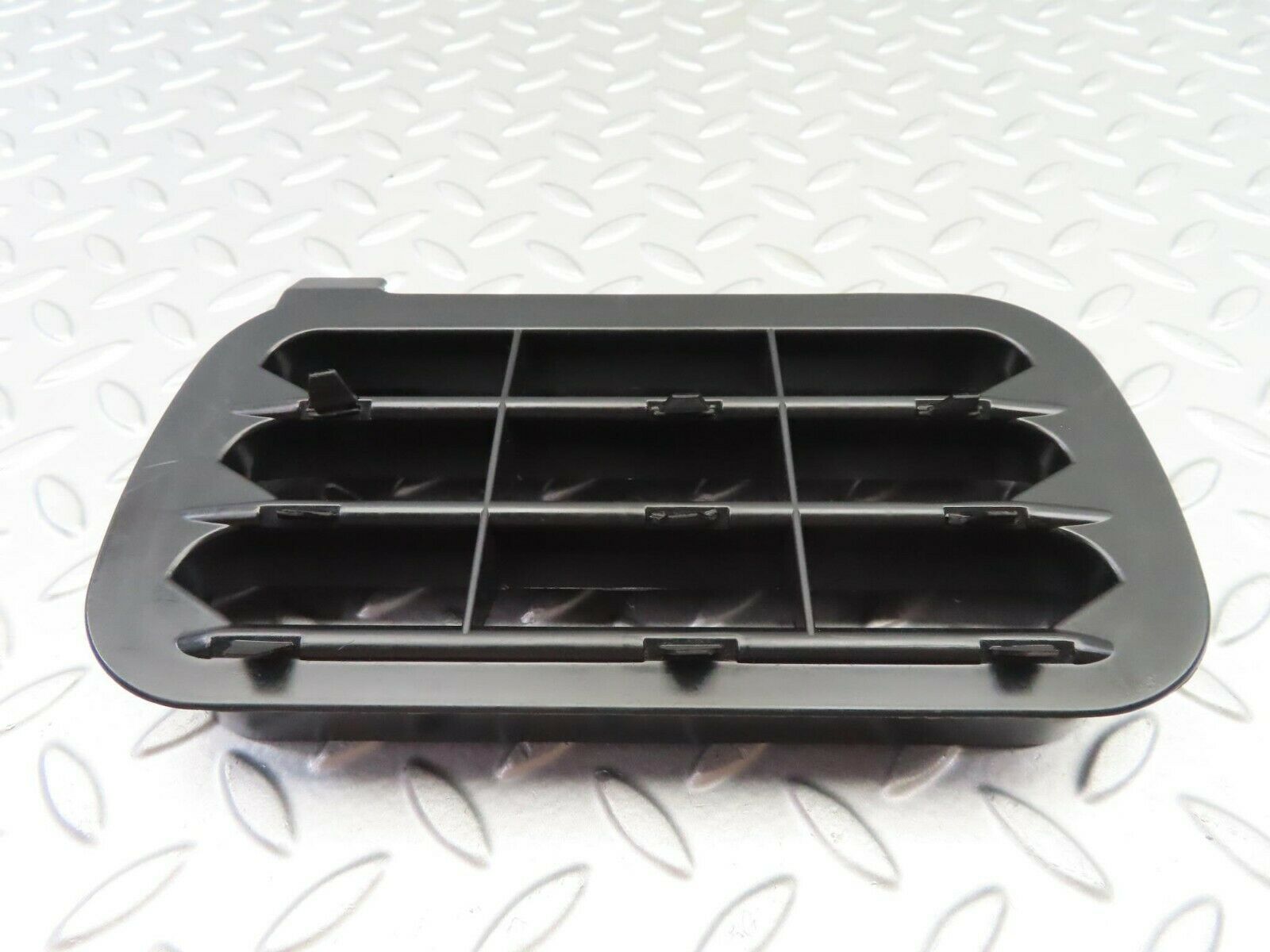 6744 Mercedes-Benz S124 E220 Wagon Rear Air Intake Vent 1248370230