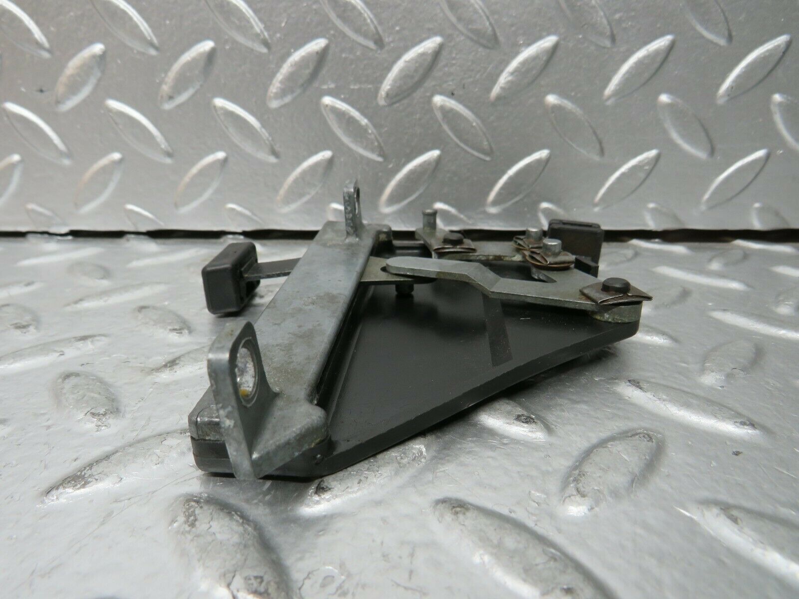 23797 Mercedes-Benz C107 450SLC Coupe Air Vent Control Lever Left 1078300385