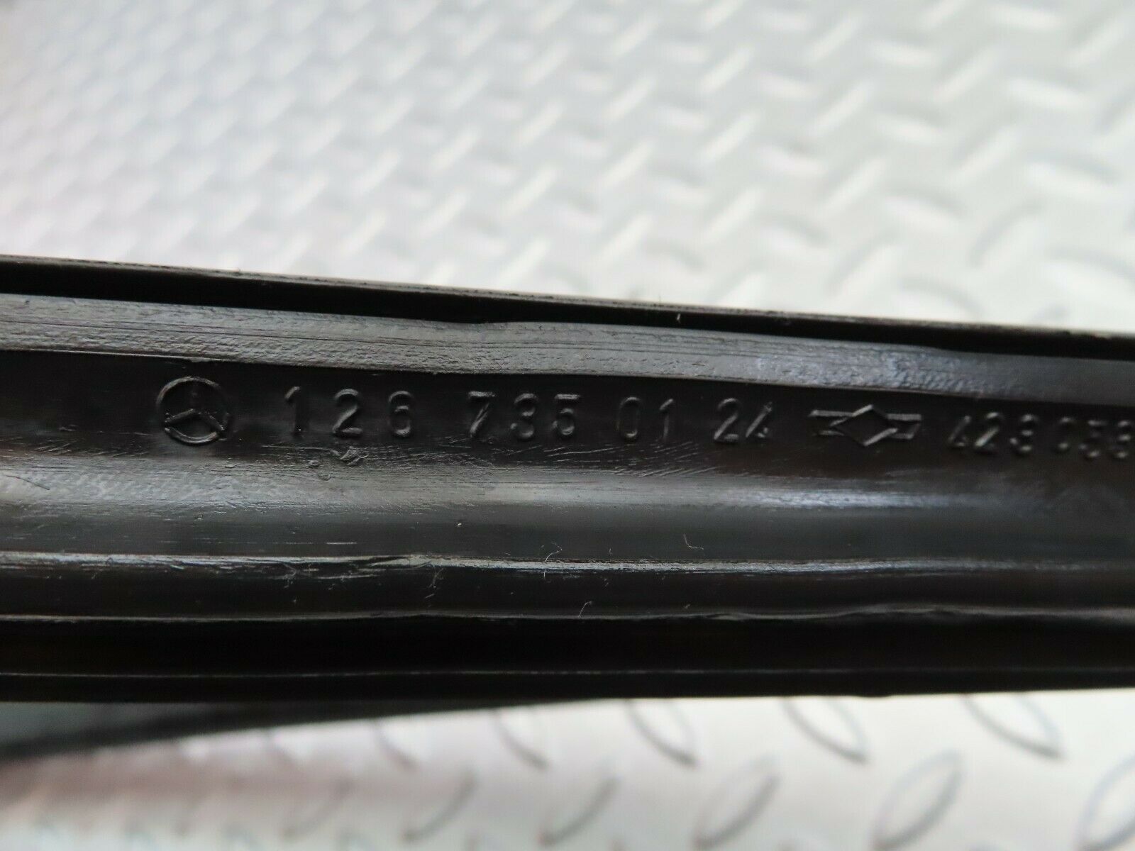 6310 Mercedes-Benz W126 380SE Rear Left Quarter Window Glass