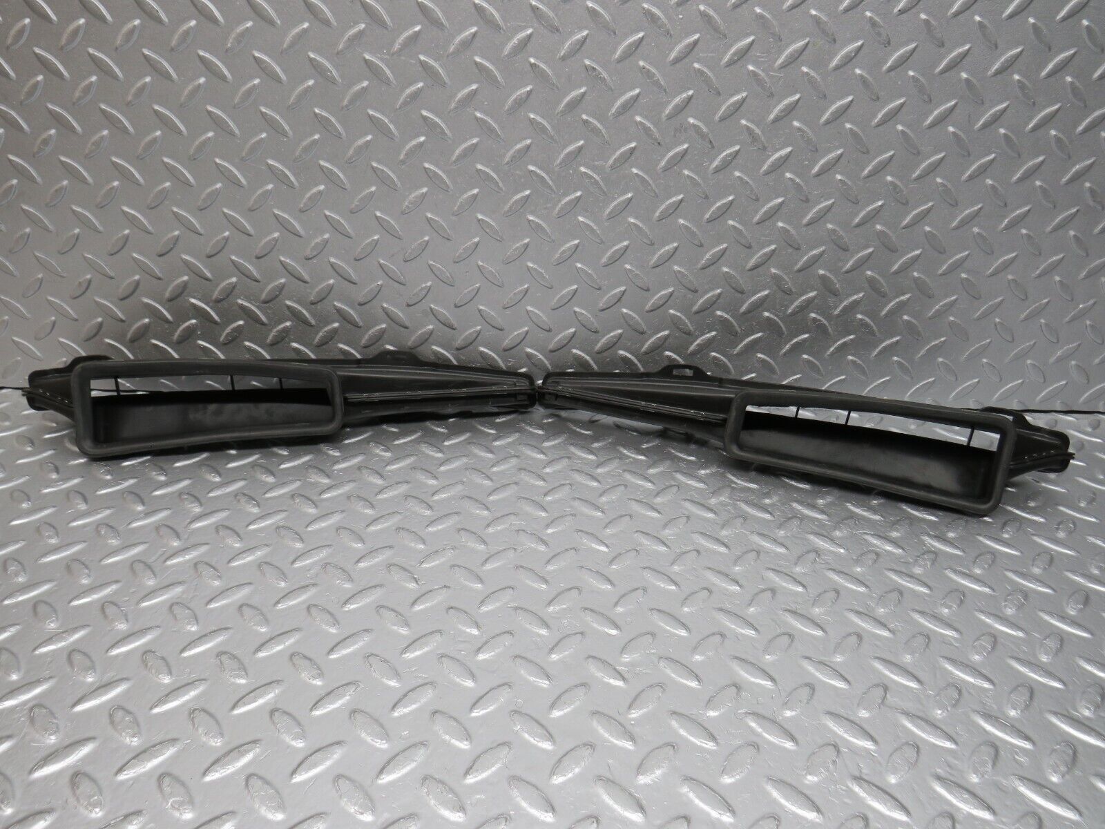 39786 Mercedes-Benz R129 320SL Coupe Dashboard Air Vent Duct 1298300219 1298300119