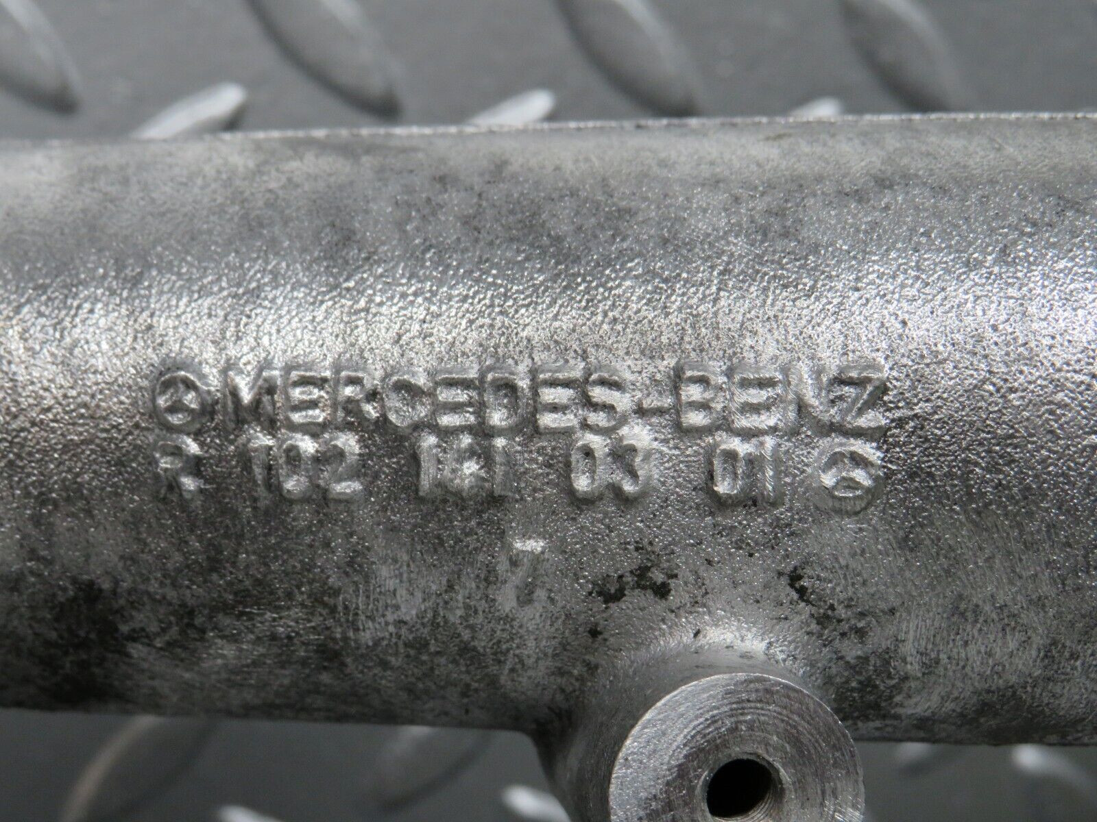 28696 Mercedes-Benz W123 230E Intake Manifold 1021410301 1021411190