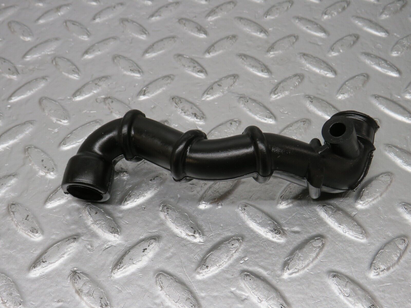 34203 Mercedes-Benz W124 260E Air Intake Pipe 1030940482