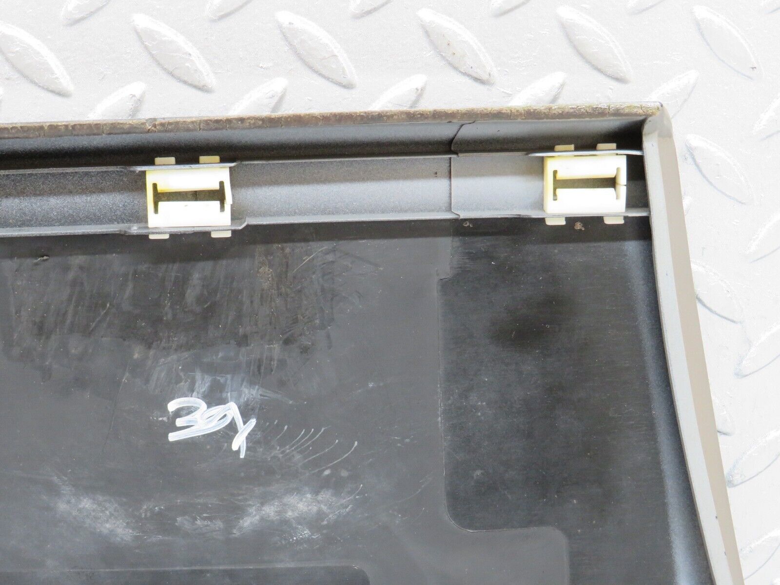 36451 Mercedes-Benz W201 190E 2.0L Front Right Fender Wing Moulding Trim 2016905440