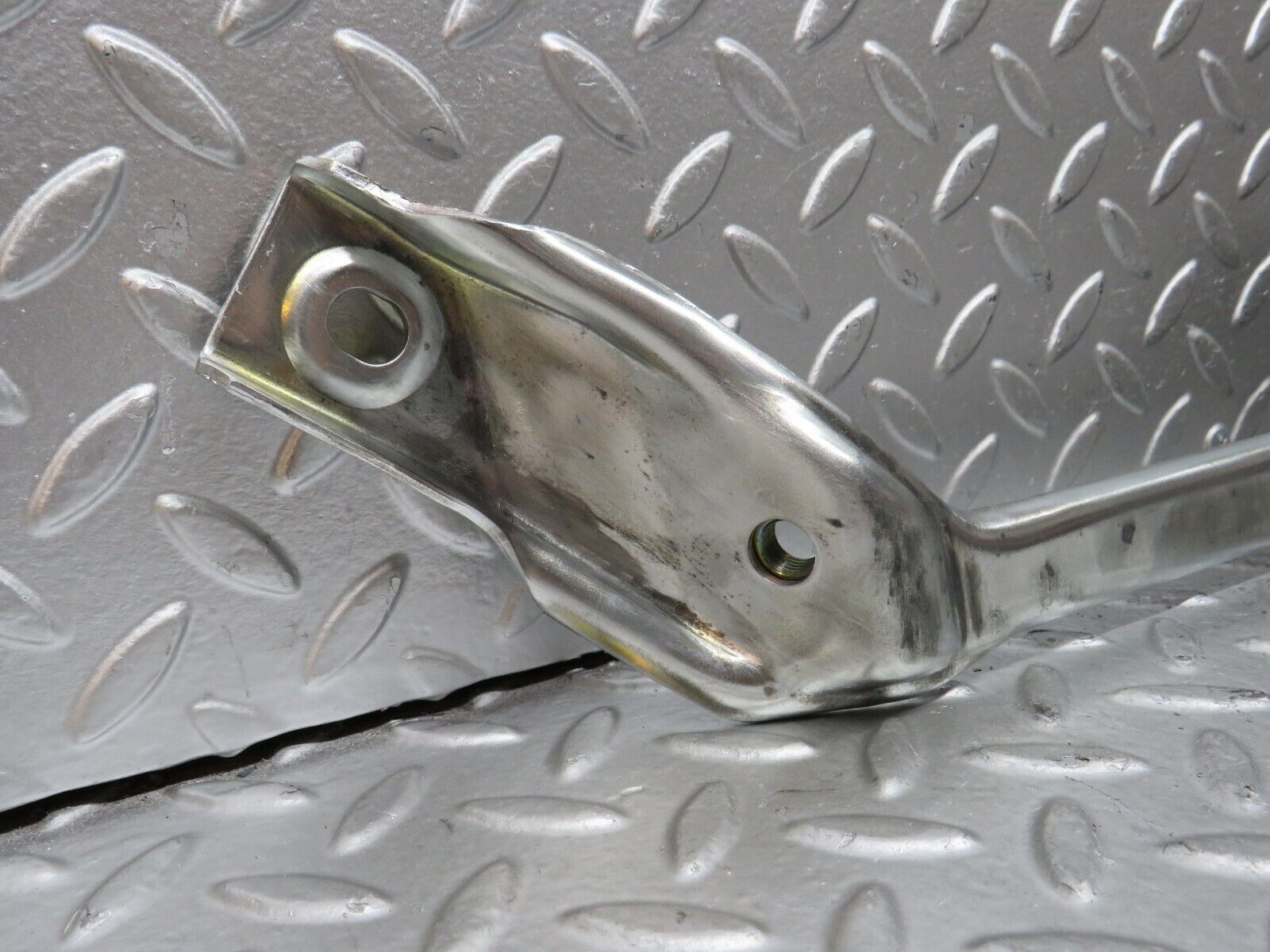 29034 Mercedes-Benz C124 320CE Coupe Rear Seat Belt Bracket