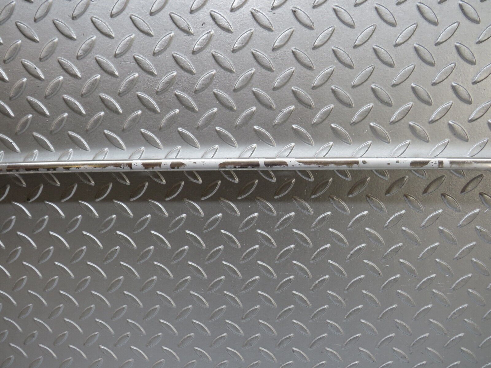 34457 Mercedes-Benz C126 380SEC Coupe Roof Chrome Trim Left Side