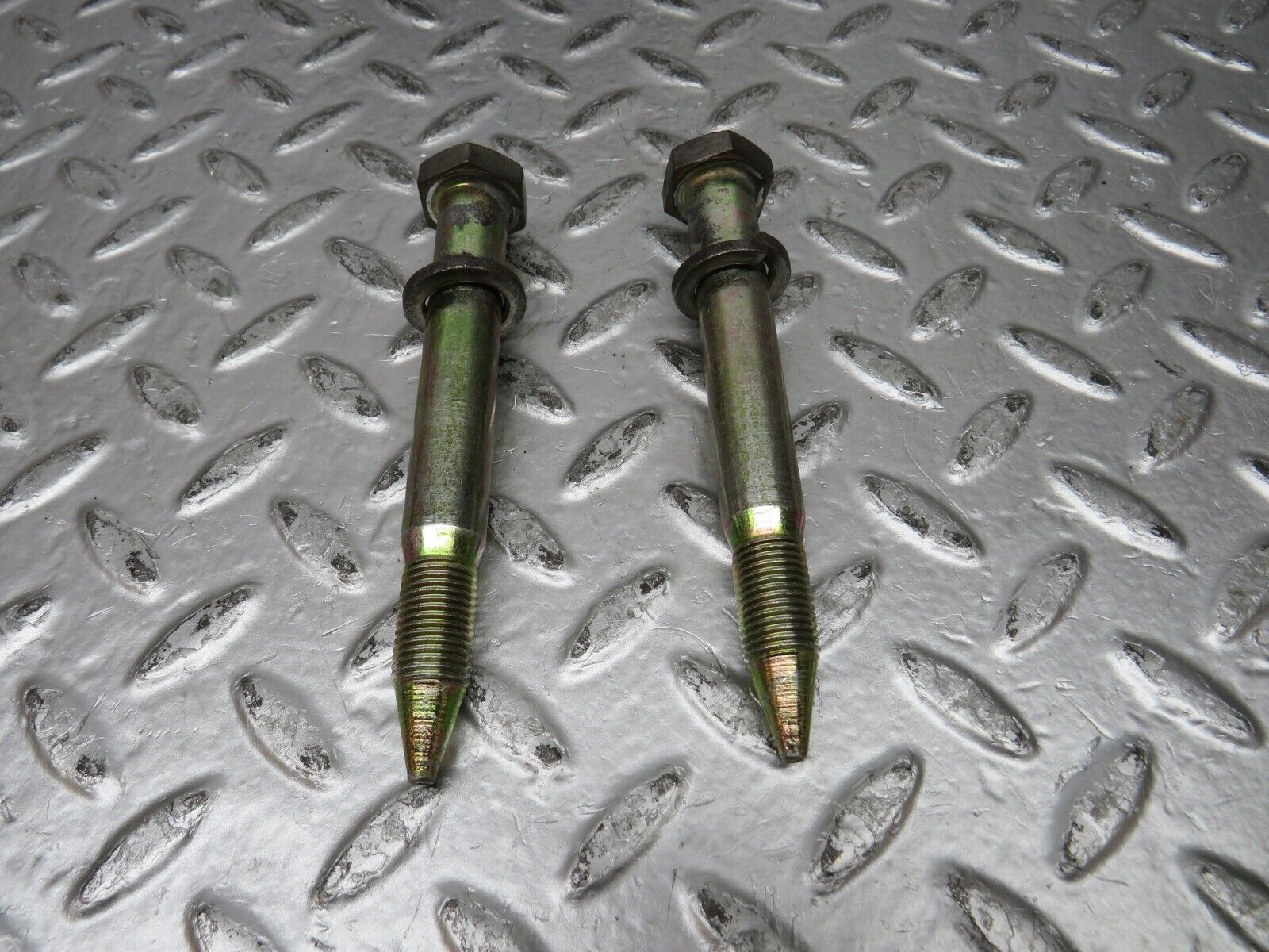 32140 Mercedes-Benz W123 230E Rear Suspension Axle Mounting Bracket