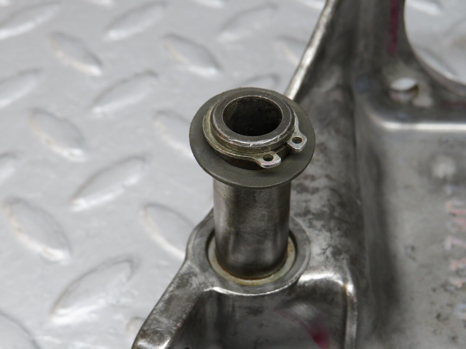 36535 Mercedes-Benz W201 190E 2.0L Brake Pedal Bracket 1242900519